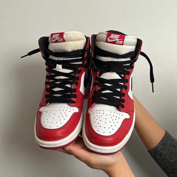 2015 Air Jordan 1 Chicago 8.5 - Picture 2 of 6